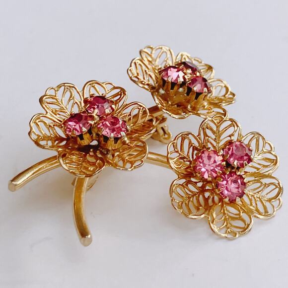 Vintage Mid Century Filigree Brooch Pink Rhinestone Floral Gold Tone 1950s 1960s - Picture 4 of 10